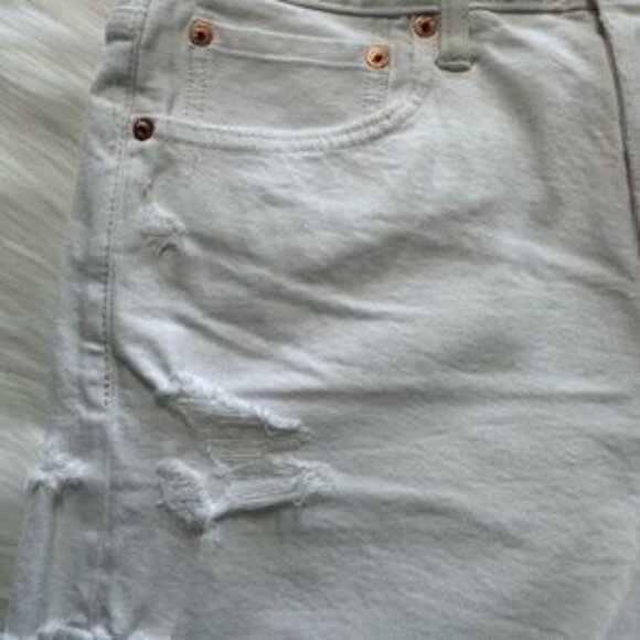AE77 The Classic Cut Off Denim Shorts - Picture 2 of 5